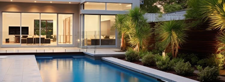 Mortgage brokers from QE Loans visit Buderim homes to review mortgage options with local property buyers